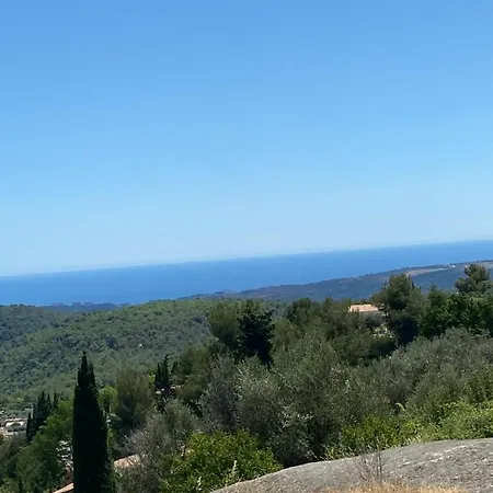 Au Coeur Du Village *